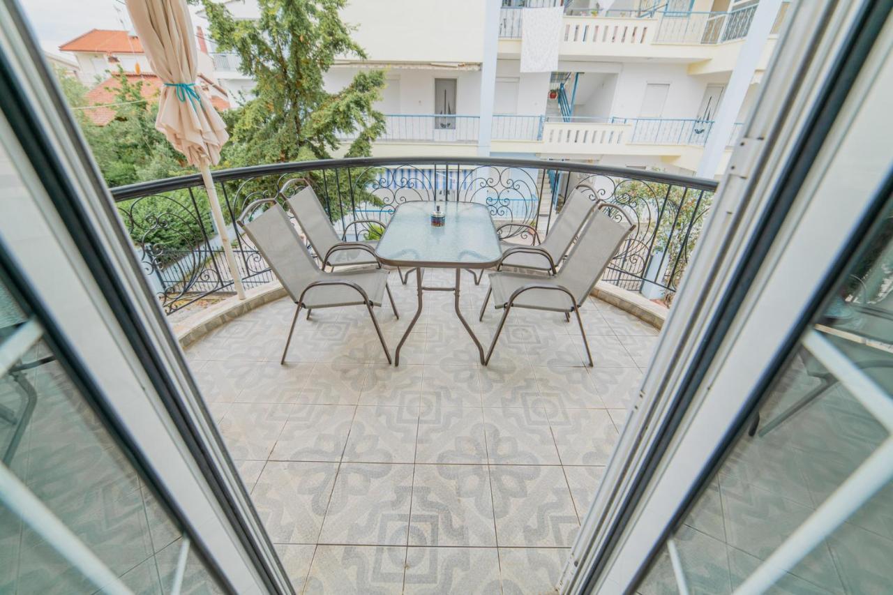Family Resort Ofrinion Exterior photo